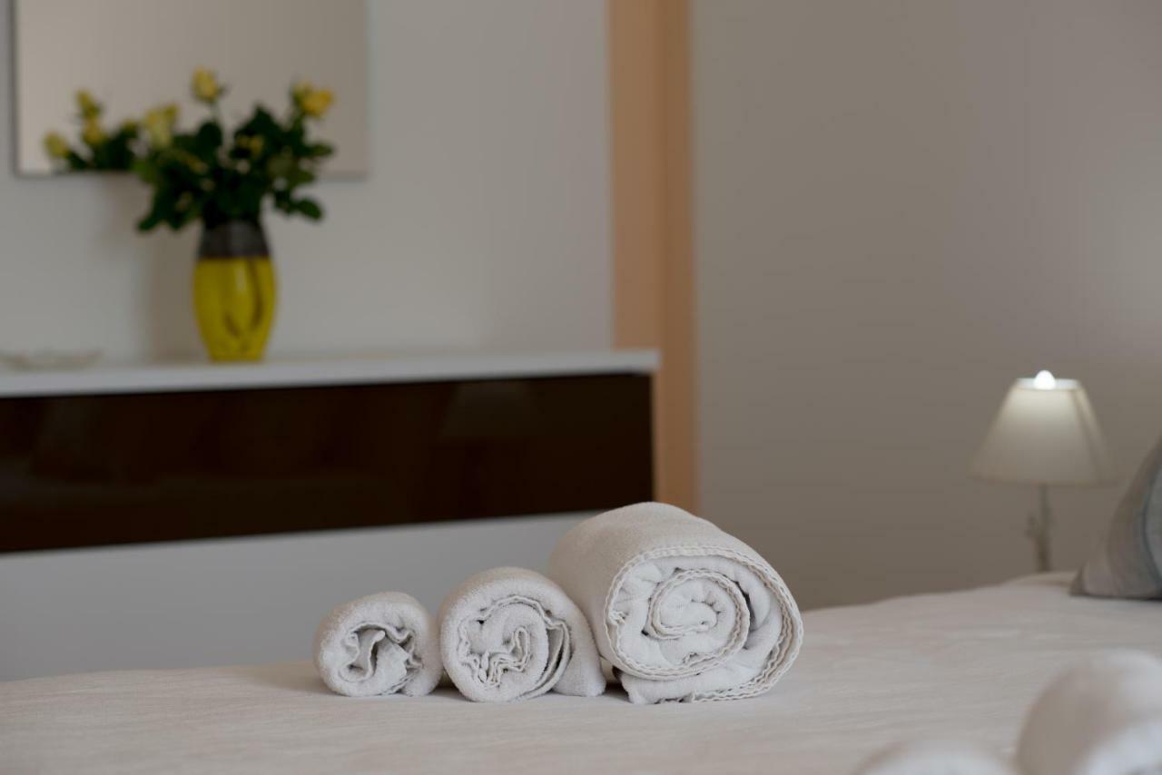 Dulce Mare Apartment ซาแลร์โน ภายนอก รูปภาพ