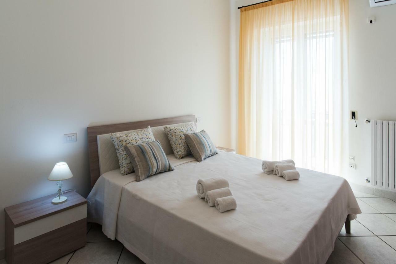Dulce Mare Apartment ซาแลร์โน ภายนอก รูปภาพ