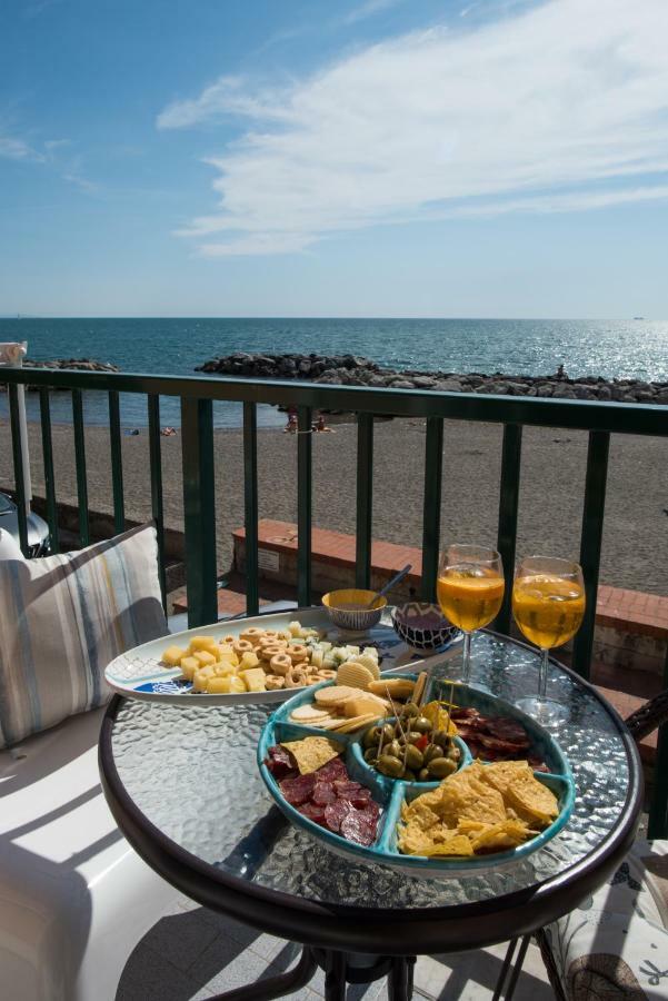 Dulce Mare Apartment ซาแลร์โน ภายนอก รูปภาพ