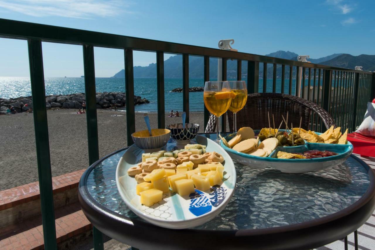 Dulce Mare Apartment ซาแลร์โน ภายนอก รูปภาพ